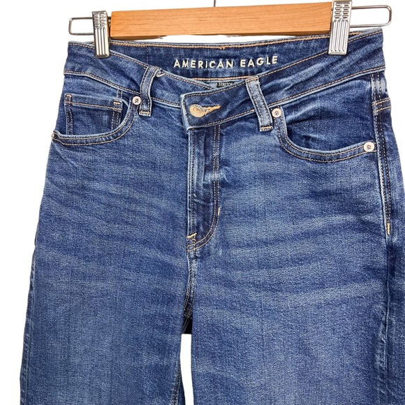 American Eagle Mom Jean High Waist Straight Leg
Stretch Raw Hem Cropped Jeans 0 - Picture 3 of 7